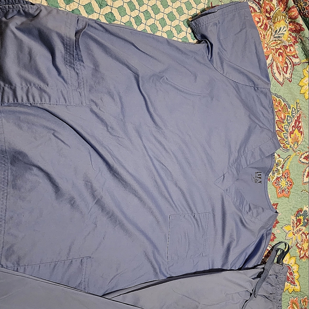Uniform Advatage scrub